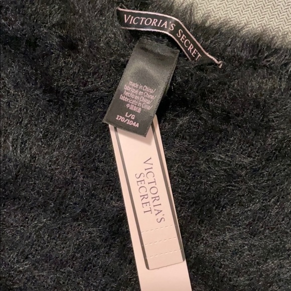 VICTORIA’S SECRET ❤️  Fuzzy Shorts & Top Set - L ~ NWT - Picture 11 of 11